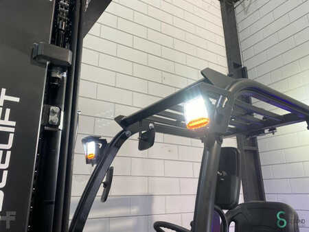 Elektro čtyřkolový VZV 2025  Noblelift CPD30-AF1S (15)