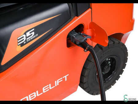 Elektro čtyřkolový VZV 2025  Noblelift CPD30-AF1S (18)