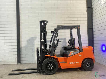 Elektro čtyřkolový VZV 2025  Noblelift CPD30-AF1S (2)