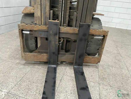 Empilhador diesel 2010  Doosan D30S-5 5 (D) (3)