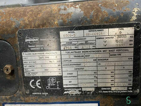 Empilhador diesel 2010  Doosan D30S-5 5 (D) (8)