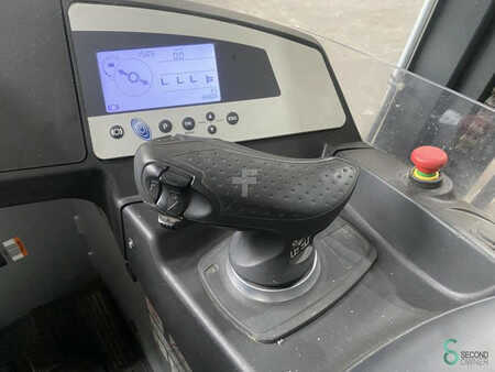 Retráctil 2017  Still FM-X14 (12)