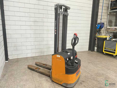 Stacker pedestre 2014  Still EGV14 EGV (2)
