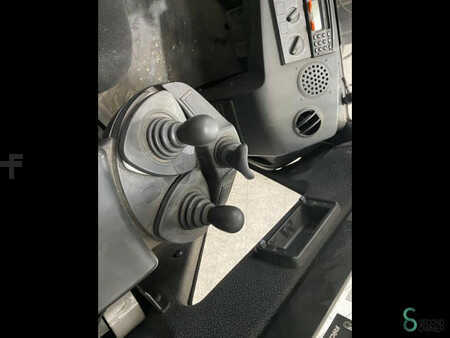 Empilhador diesel 2007  Linde H30D (351) H (D) (10)