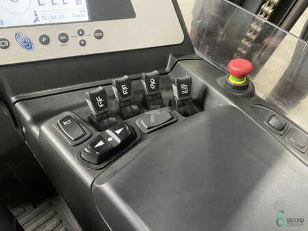 Retráctil 2020  Still FM-X14 (12)