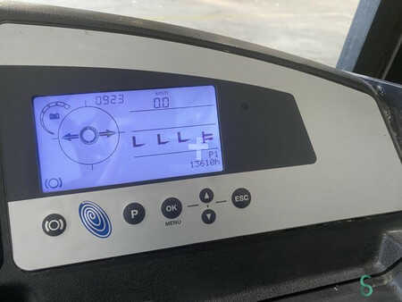 Chariots à mât rétractable 2017  Still FM-X10 (8)