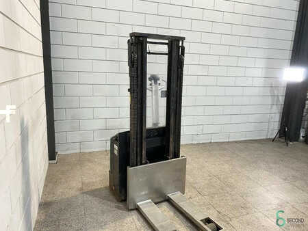 Stapelaars - Mitsubishi  (2)