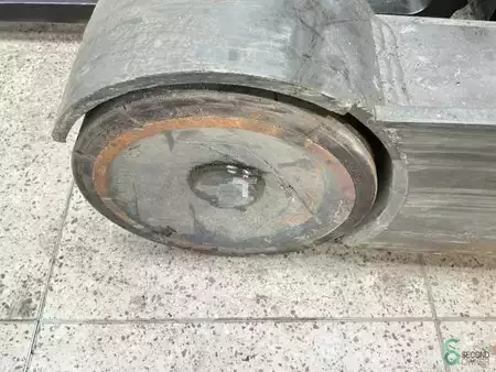 Carrelli retrattili 2014  Linde R16HD (18)