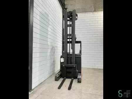 Carrelli retrattili 2014  Linde R16HD (3)