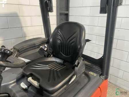 Elektro čtyřkolový VZV 2012  Linde E 15 (10)