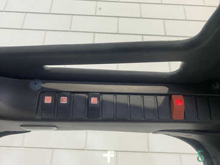 Elektro čtyřkolový VZV 2012  Linde E 15 (13)