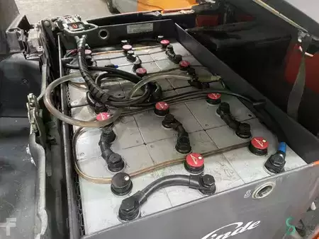 Elektryczne 4-kołowe 2019  Linde E 15 (14)