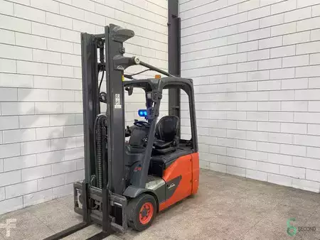 Elektryczne 4-kołowe 2019  Linde E 15 (2)