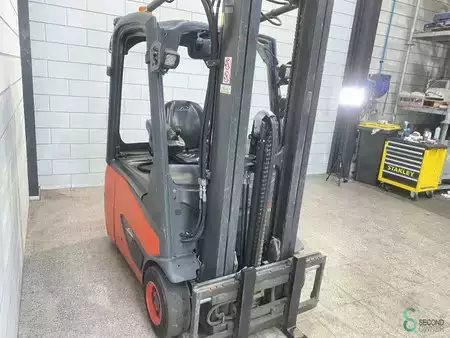 Elektryczne 4-kołowe 2019  Linde E 15 (3)