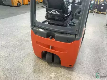 Elektryczne 4-kołowe 2019  Linde E 15 (5)