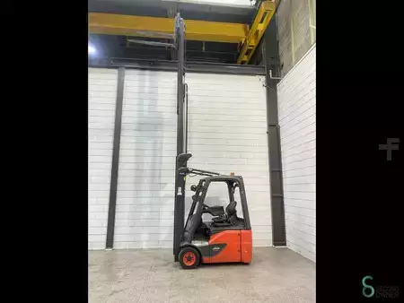 Elektryczne 4-kołowe 2019  Linde E 15 (7)