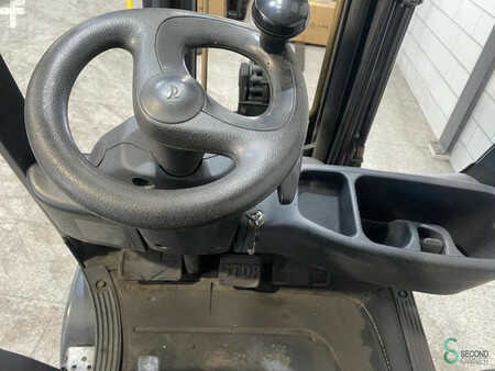 Empilhador a gás 2008  Linde H20T (12)