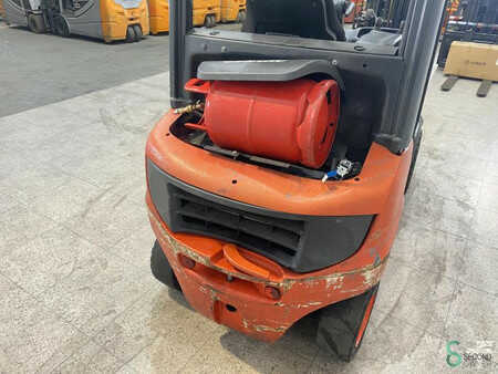 Empilhador a gás 2008  Linde H20T (5)