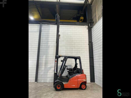 Empilhador a gás 2008  Linde H20T (7)