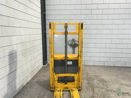 Hochhubwagen 2013  Jungheinrich EJC 112 (4)