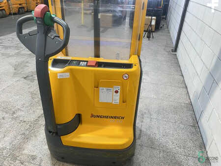 Hochhubwagen 2013  Jungheinrich EJC 112 (5)