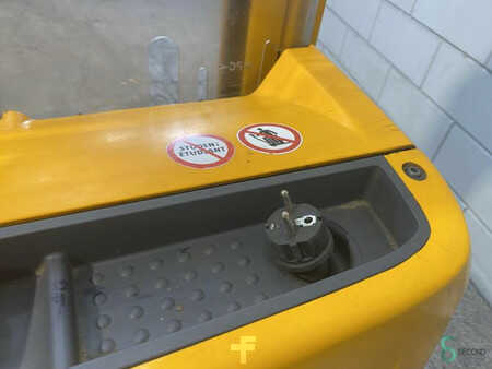 Stapelaars 2014  Jungheinrich EJC 112 (10)