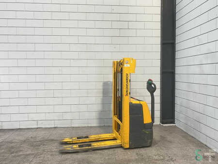 Stapelaars 2014  Jungheinrich EJC 112 (1)