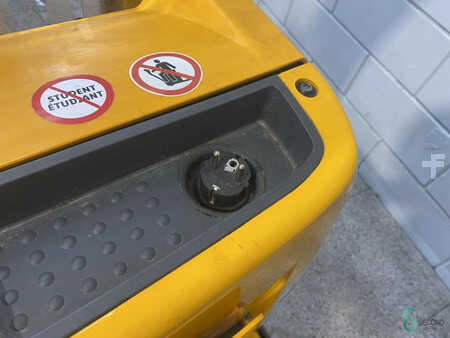 Hochhubwagen 2013  Jungheinrich EJC 112 (10)