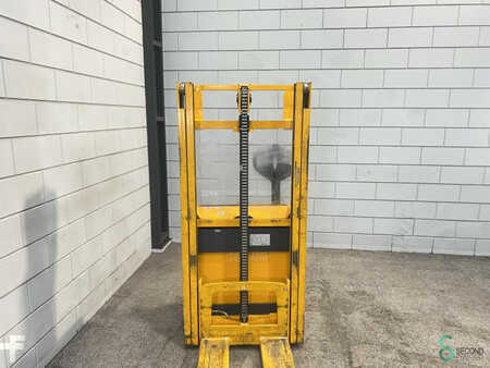 Hochhubwagen 2013  Jungheinrich EJC 112 (4)