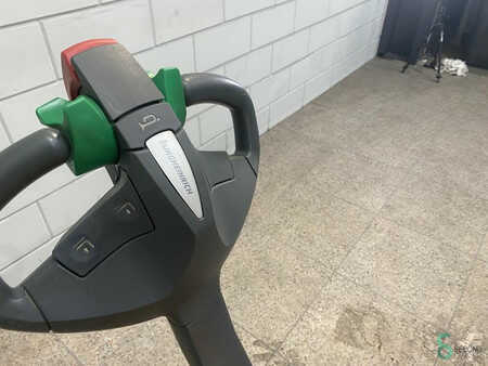 Hochhubwagen 2013  Jungheinrich EJC 112 (9)