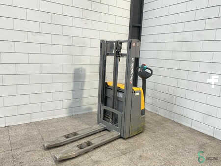 Stapelaars 2016  Jungheinrich EJC 112 (2)