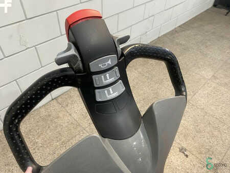 Stacker pedestre 2019  Still EXV14 (10)