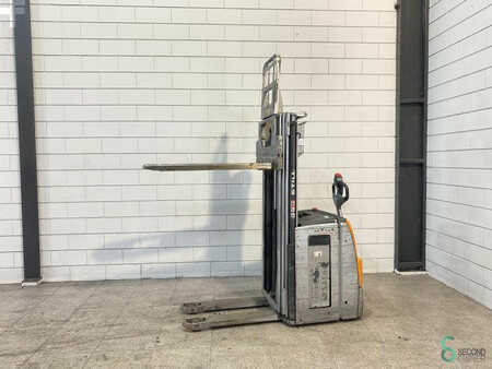 Stacker pedestre 2019  Still EXV14 (6)