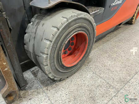 4-wiel elektrische heftrucks 2018  Linde E35L (16)