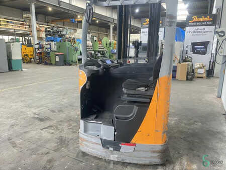 Chariots à mât rétractable 2013  Still FM-X10 (5)