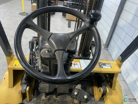 Nestekaasutrukki 2001  CAT Lift Trucks GP 35 K (13)