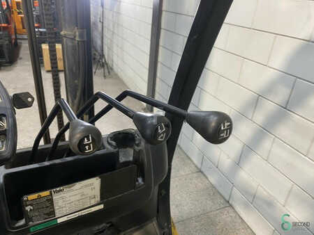 LPG VZV 2013  Yale GLP 25 VX (11)