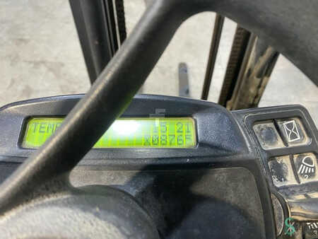 LPG VZV 2013  Yale GLP 25 VX (7)