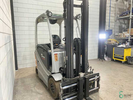 Chariots électriques à 4 roues 2012  Still RX60-25 (3)