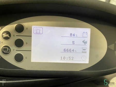 Chariots électriques à 4 roues 2012  Still RX60-25 (8)