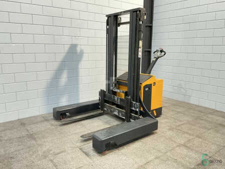 Magasemelésű béka 2012  FAC 4V-XT3020 (2)