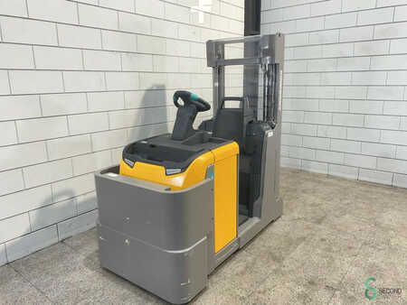 Stapelaars 2017  Jungheinrich ECG214 (2)