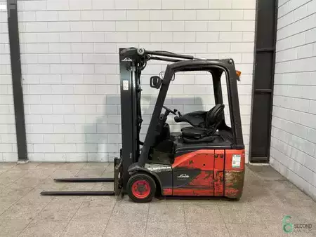 Elektromos 4 kerekű 2020  Linde E14 (1)