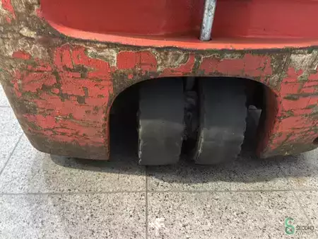 Elektromos 4 kerekű 2020  Linde E14 (17)