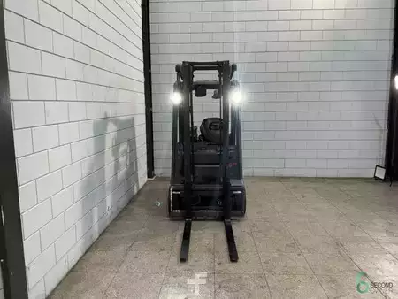 Elektromos 4 kerekű 2020  Linde E14 (3)