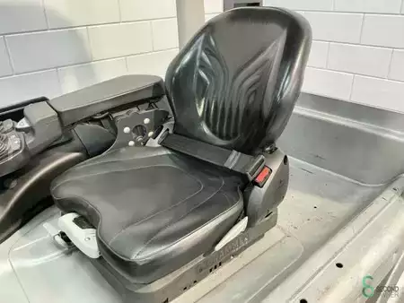 Eléctrica de 4 ruedas 2013  Still RX60-30 (12)