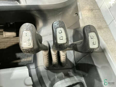 Elektromos 4 kerekű 2019  Still RX20-16P (18)