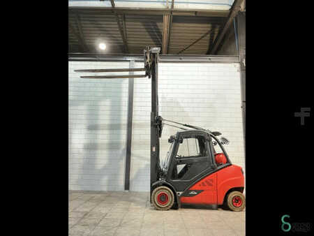 Gázüzemű targoncák 2019  Linde H35T (10)