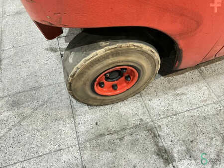 Gázüzemű targoncák 2019  Linde H35T (19)