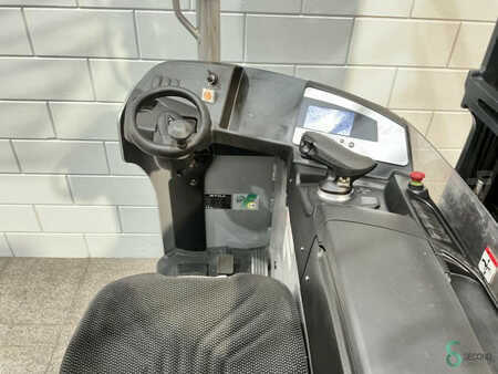 Reach Trucks 2017  Still FM-X14 (10)